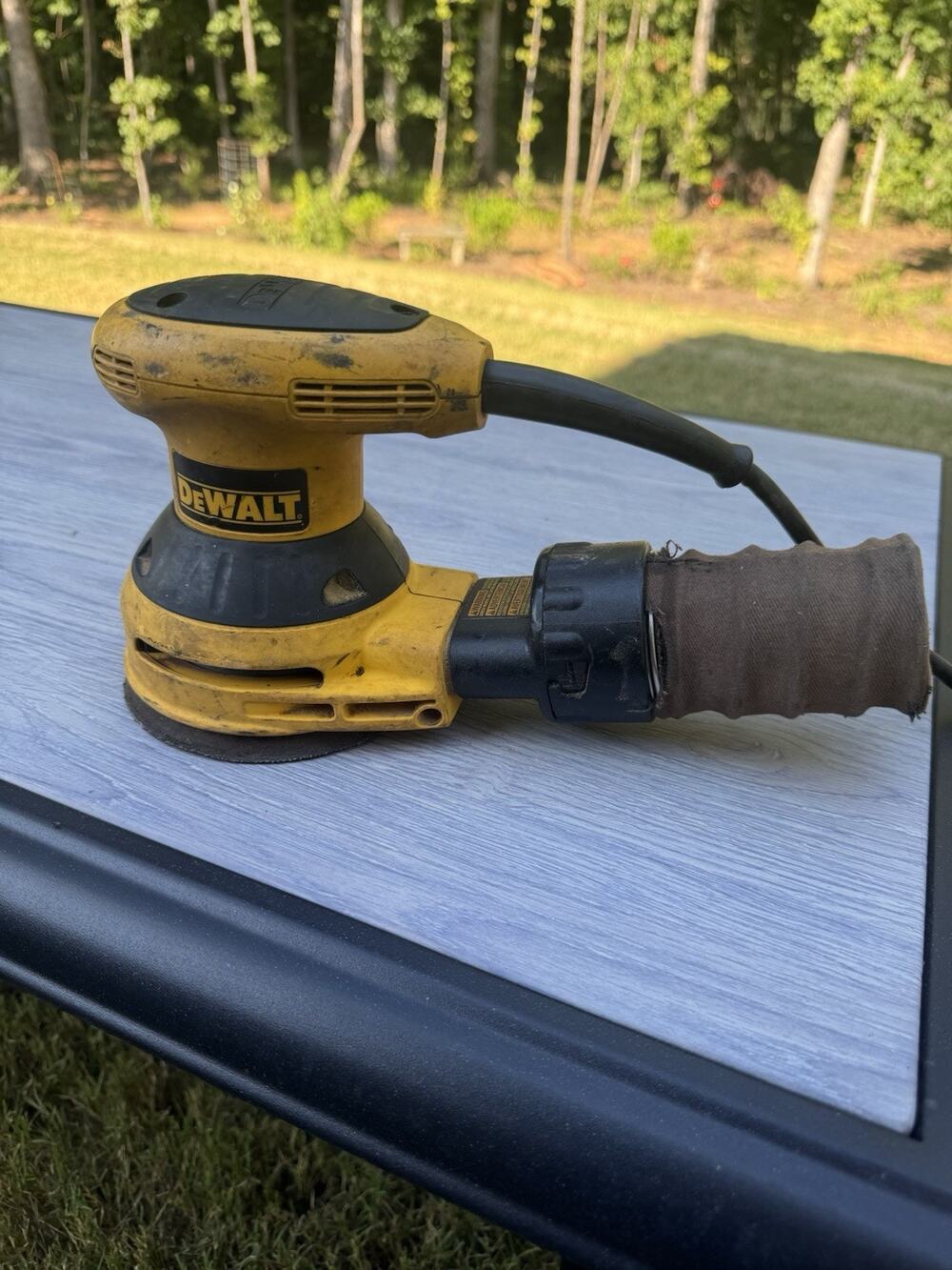 DeWALT D26451 Corded 5-Inch Orbit Sander with Cloth Dust Bag 120 V